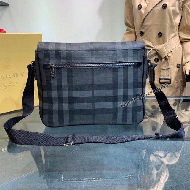 Burberry專櫃新款男士信使包 巴寶莉翻蓋斜背包 yxb1300